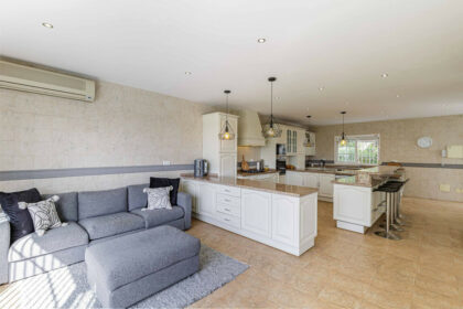 41a405e9fd6274be4cbfbf15272273bc - 7