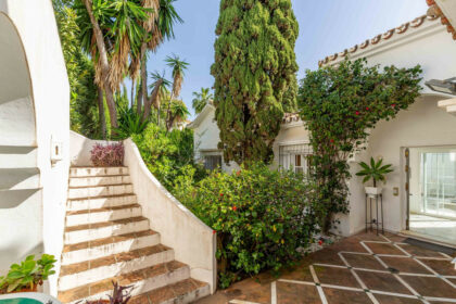 41a405e9fd6274be4cbfbf15272273bc - 8