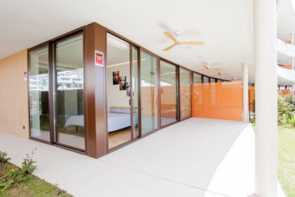 48039c9a36e24aaec2e09bd1796cee94 - 12