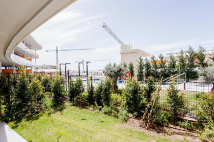 48039c9a36e24aaec2e09bd1796cee94 - 28