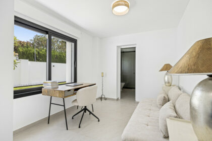 4d19c293fd5b0592876cee16508c9baa - 11