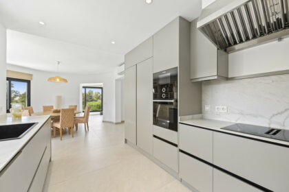 4d19c293fd5b0592876cee16508c9baa - 13