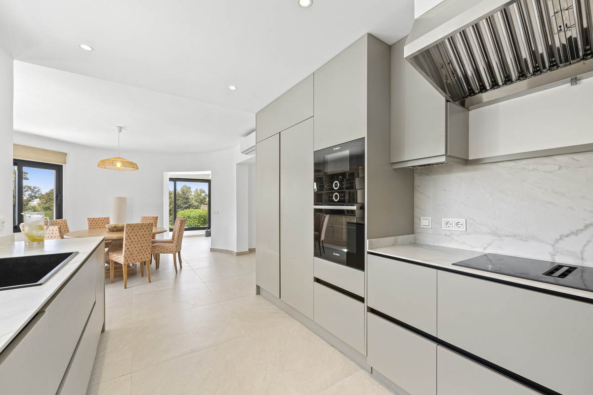 4d19c293fd5b0592876cee16508c9baa - 13