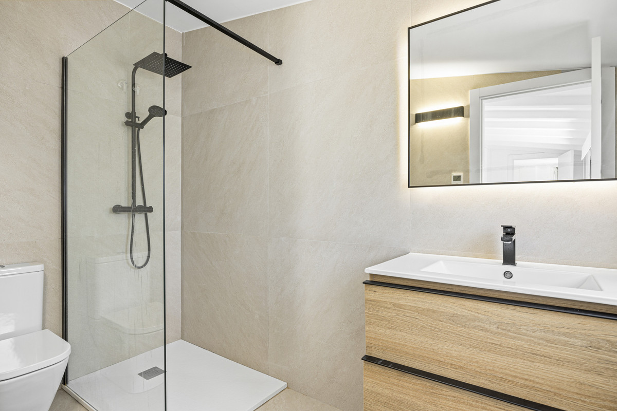 4d19c293fd5b0592876cee16508c9baa - 17