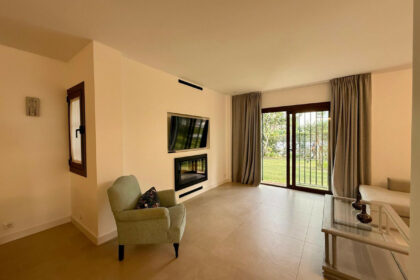 516f5a1eb8376c98c3e41fc290facb05 - 12