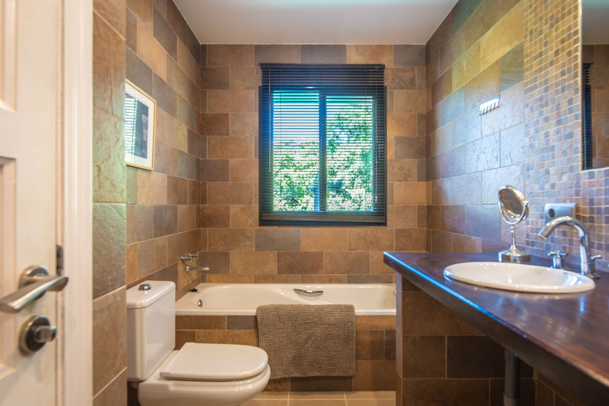 52b876ad2142d94c96907c6c275aa7a6 - 14