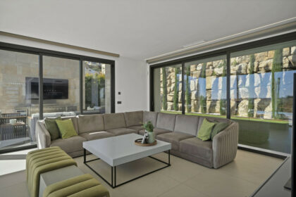 533ce3fa3c48dc87a57445bf776de40f - 12