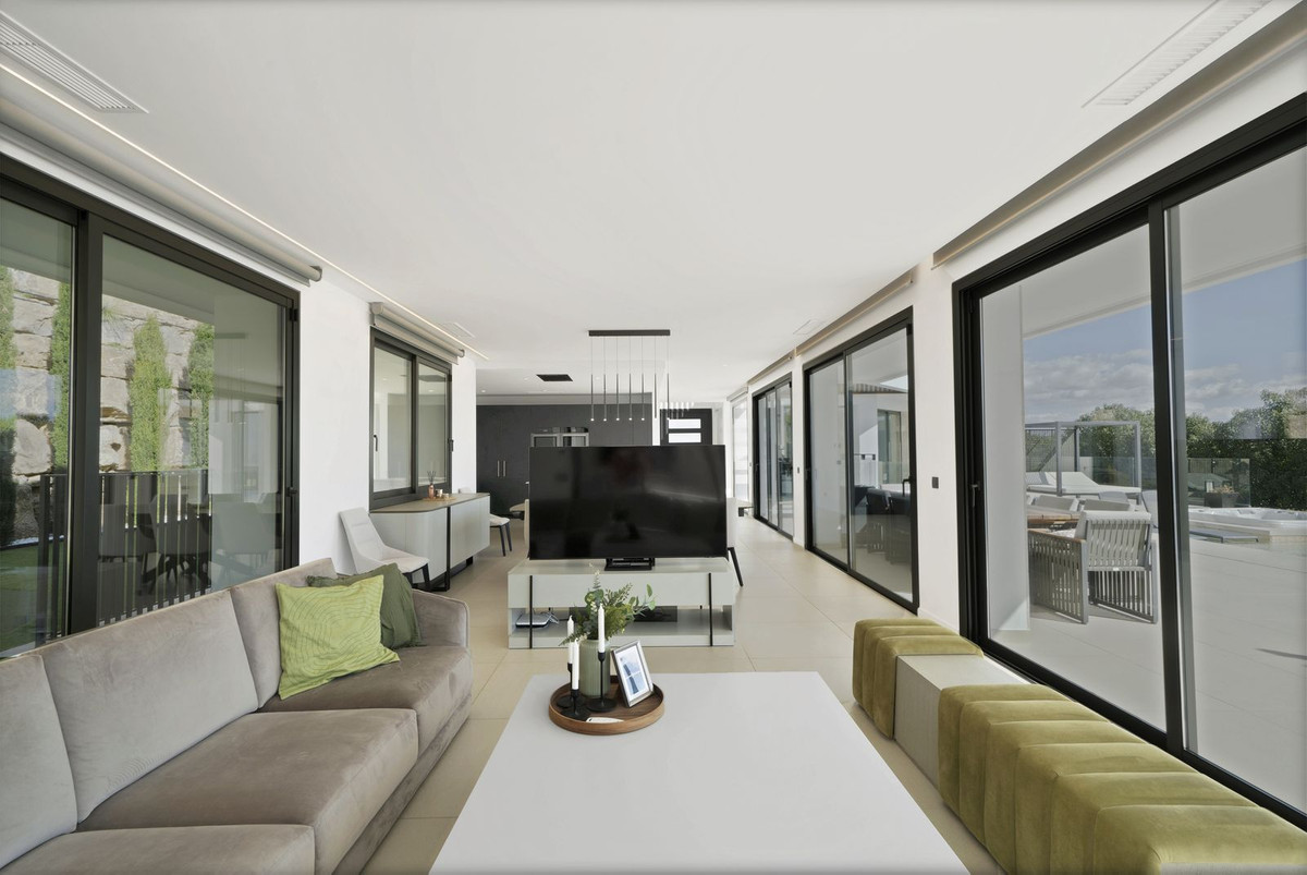 533ce3fa3c48dc87a57445bf776de40f - 16