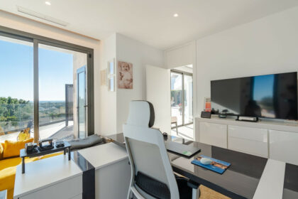 533ce3fa3c48dc87a57445bf776de40f - 24