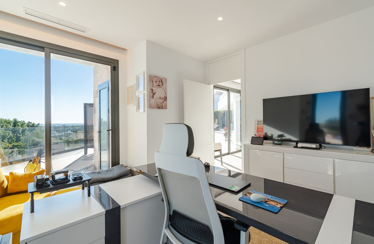 533ce3fa3c48dc87a57445bf776de40f - 24