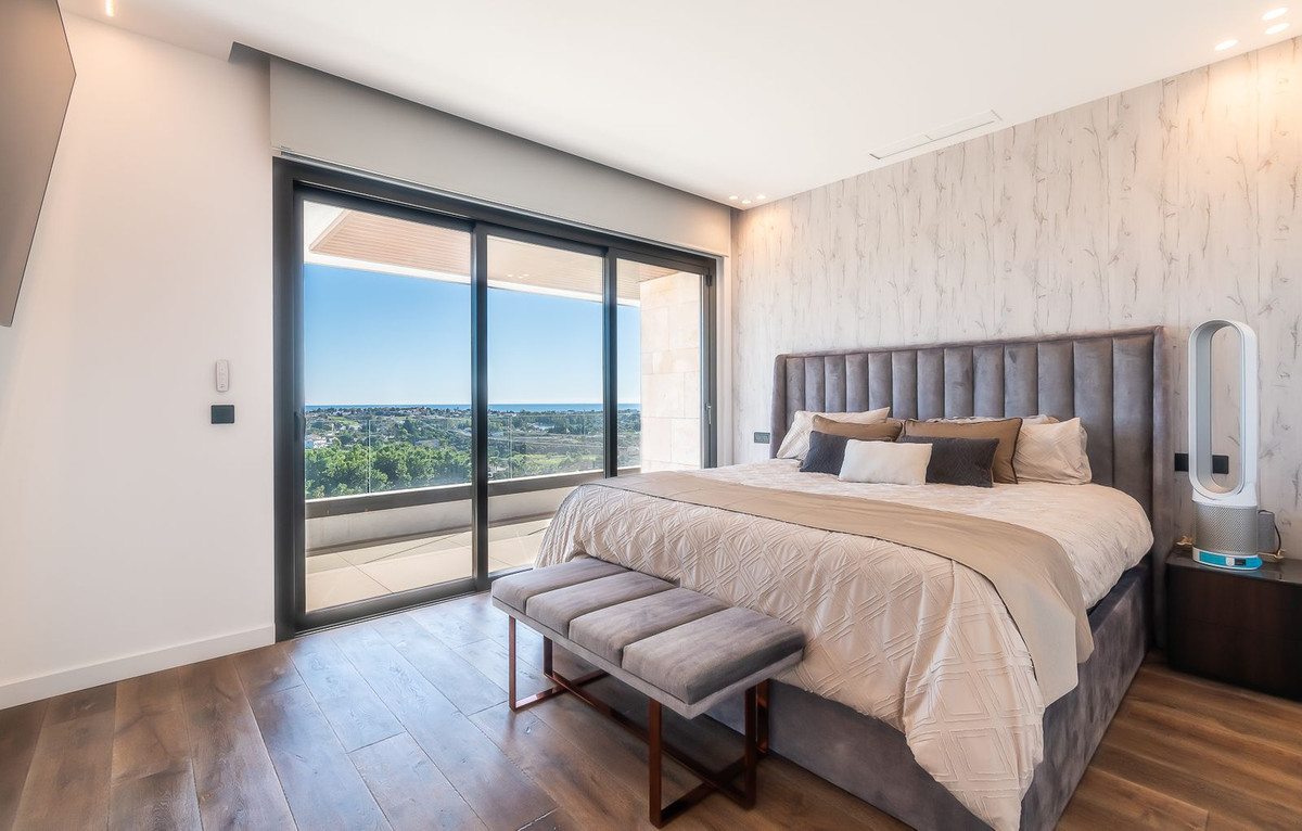 533ce3fa3c48dc87a57445bf776de40f - 38