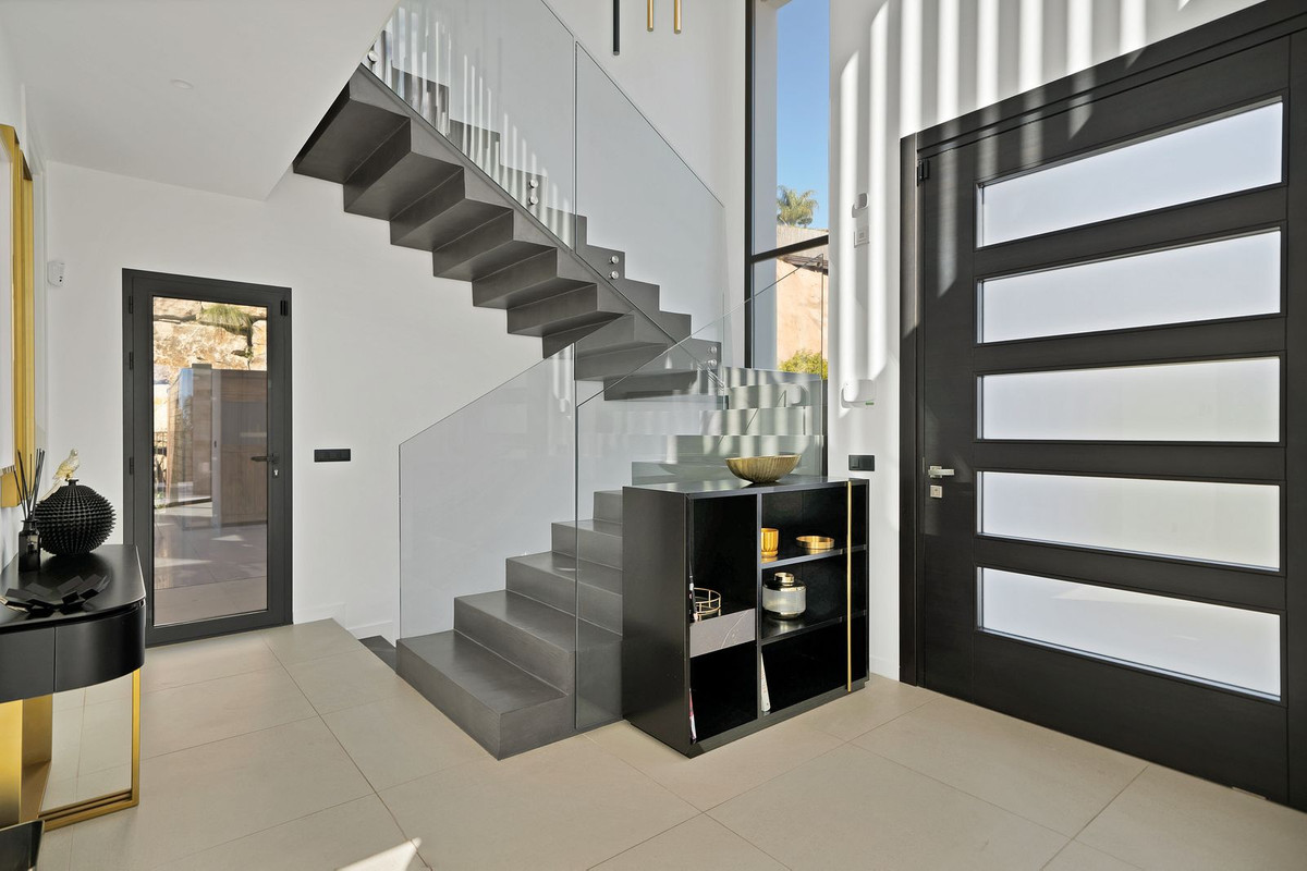 533ce3fa3c48dc87a57445bf776de40f - 4