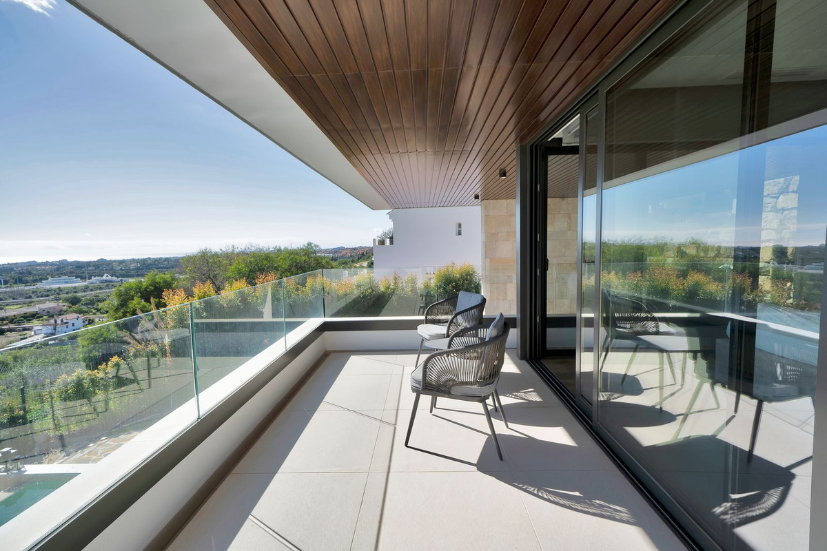 533ce3fa3c48dc87a57445bf776de40f - 52