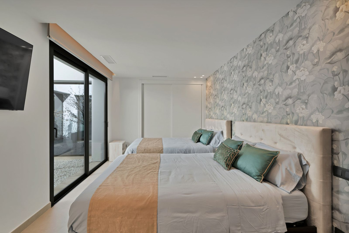 533ce3fa3c48dc87a57445bf776de40f - 64