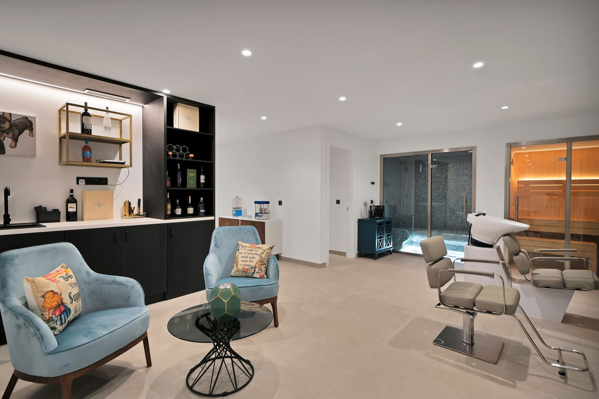 533ce3fa3c48dc87a57445bf776de40f - 70