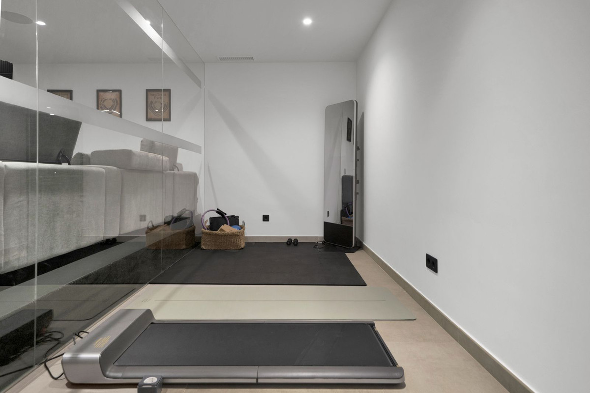 533ce3fa3c48dc87a57445bf776de40f - 83