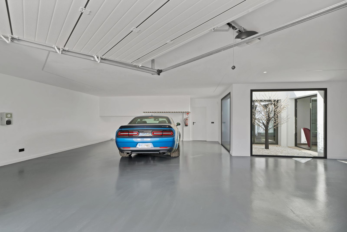 533ce3fa3c48dc87a57445bf776de40f - 84