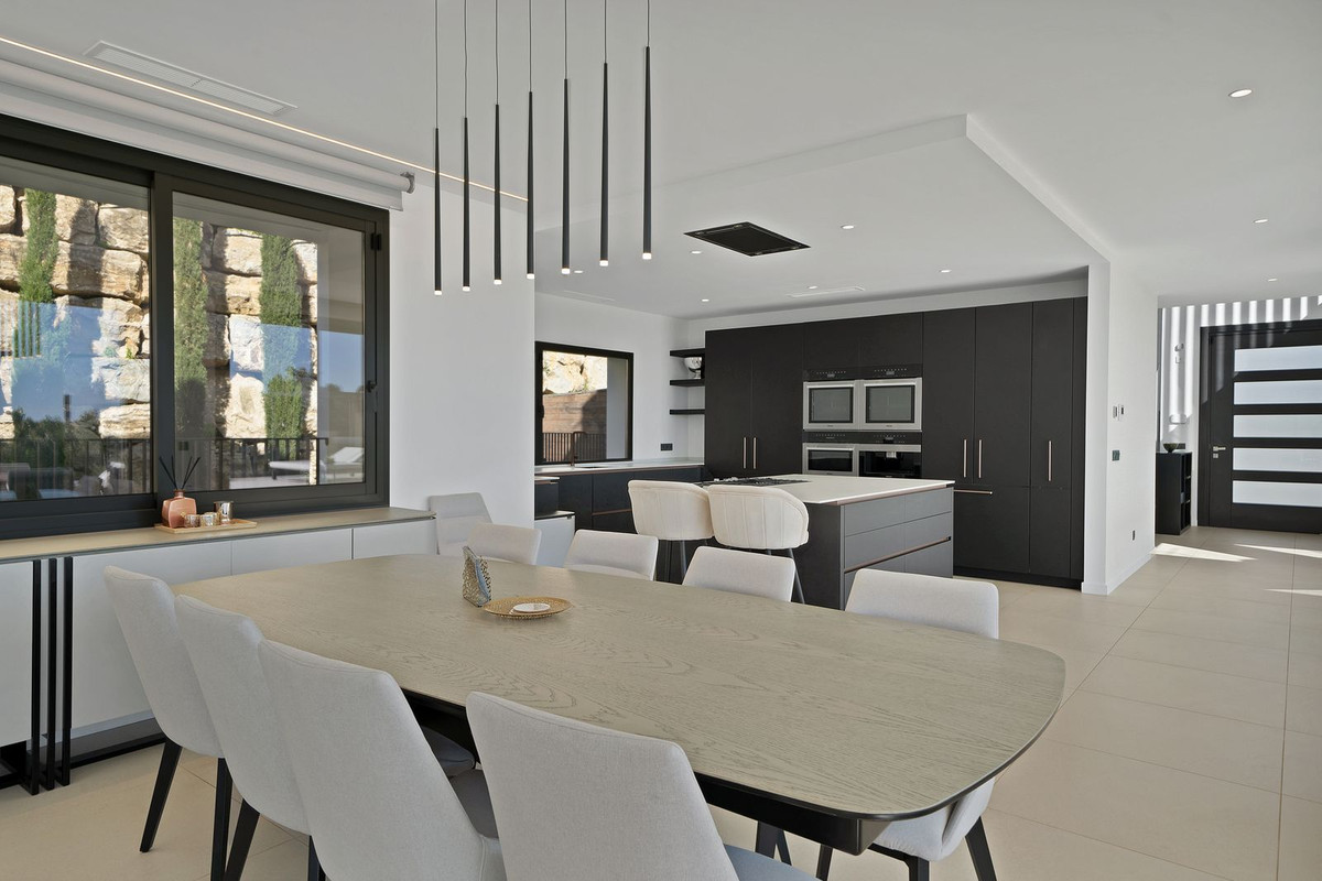 533ce3fa3c48dc87a57445bf776de40f - 9