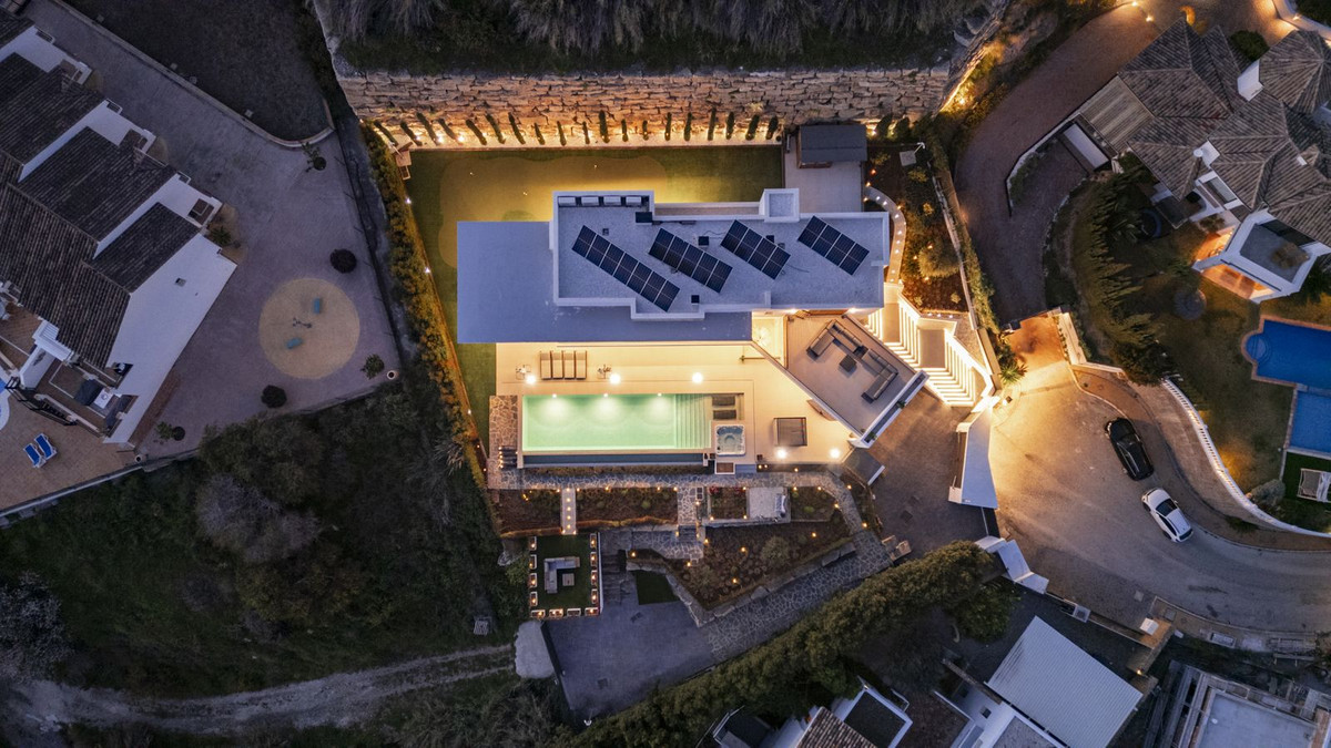 533ce3fa3c48dc87a57445bf776de40f - 97