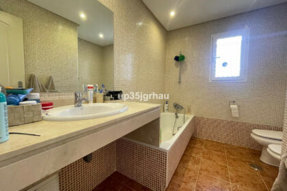 5725aff22a835e765952e13057c81407 - 22