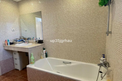 5725aff22a835e765952e13057c81407 - 23