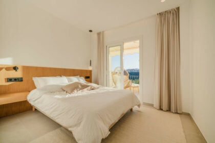 57e4d9fe0549f3799433f7074608e699 - 10