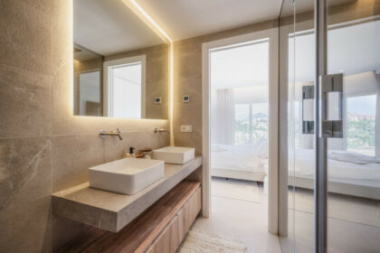 57e4d9fe0549f3799433f7074608e699 - 13