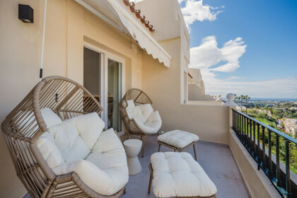 57e4d9fe0549f3799433f7074608e699 - 15