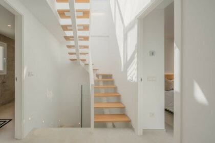 57e4d9fe0549f3799433f7074608e699 - 19