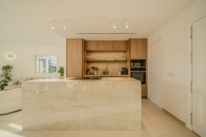 57e4d9fe0549f3799433f7074608e699 - 2