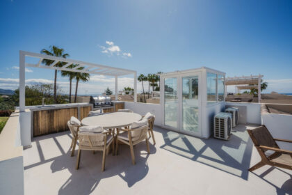 57e4d9fe0549f3799433f7074608e699 - 21