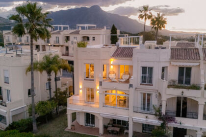 57e4d9fe0549f3799433f7074608e699 - 24