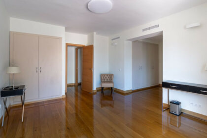 58c8722101db8d38b3a572f6594d215f - 11