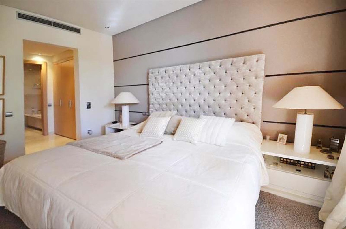 5a20a041fcd043c2c36cad0f8702f905 - 10