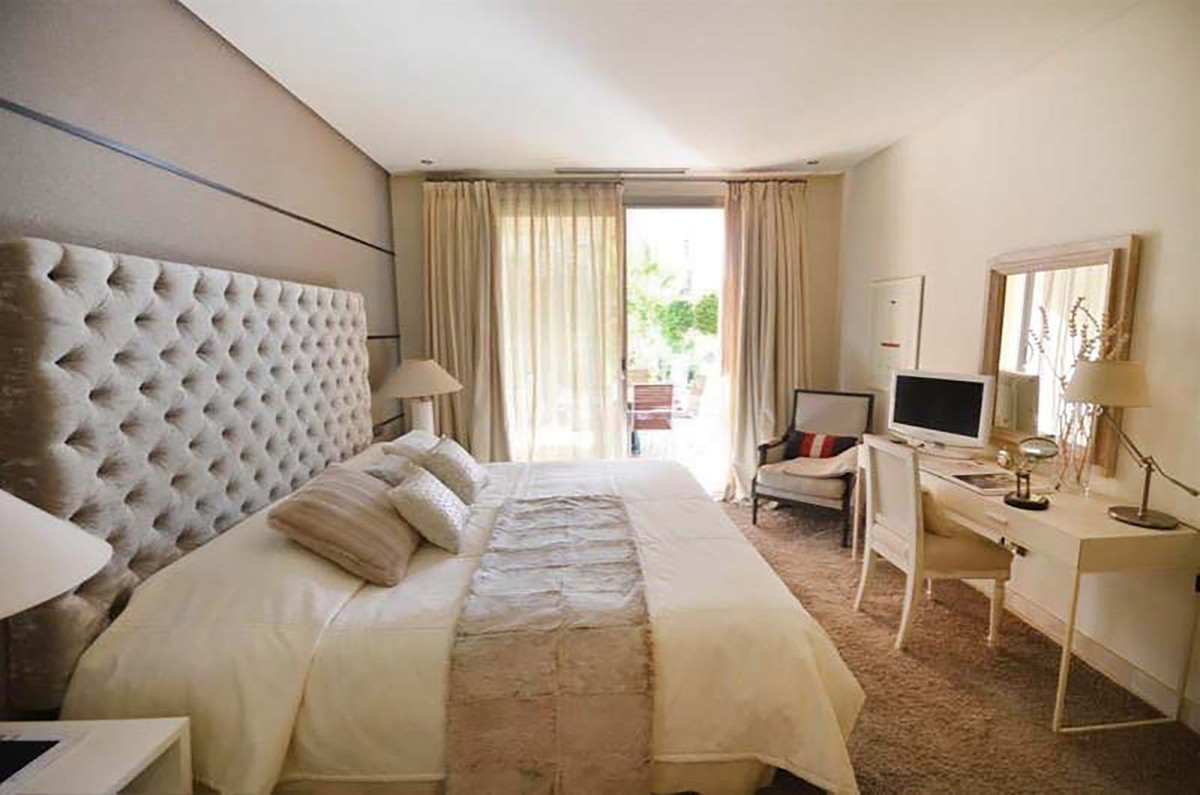 5a20a041fcd043c2c36cad0f8702f905 - 13