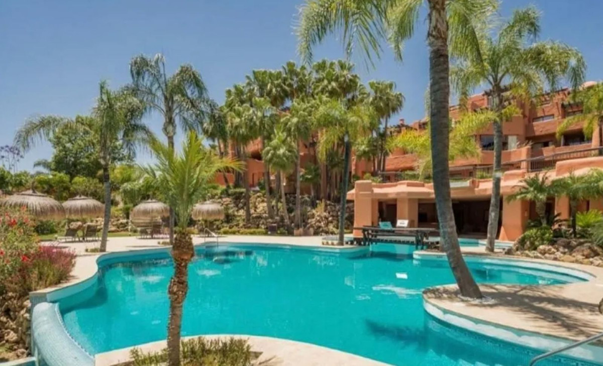 5a20a041fcd043c2c36cad0f8702f905 - 16