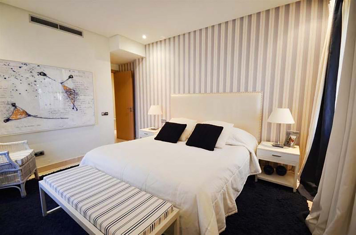 5a20a041fcd043c2c36cad0f8702f905 - 18