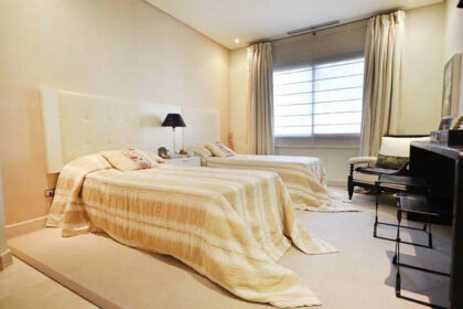 5a20a041fcd043c2c36cad0f8702f905 - 19