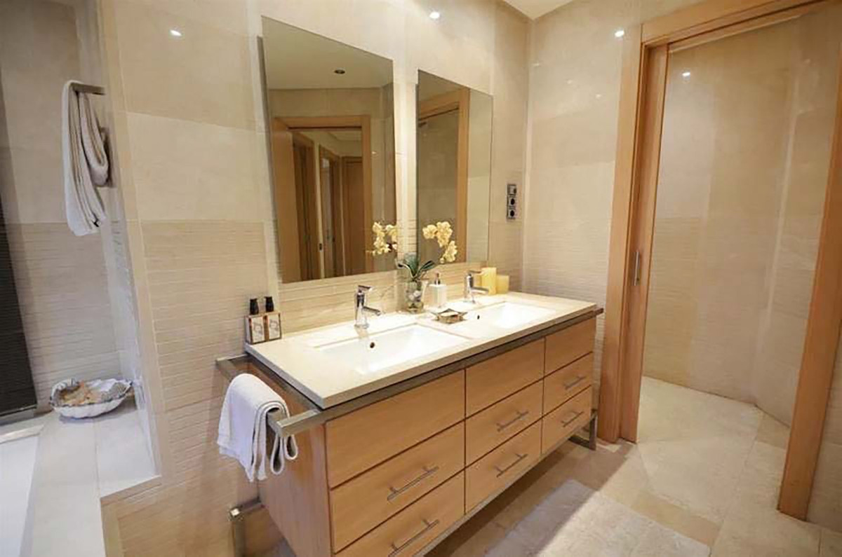 5a20a041fcd043c2c36cad0f8702f905 - 22