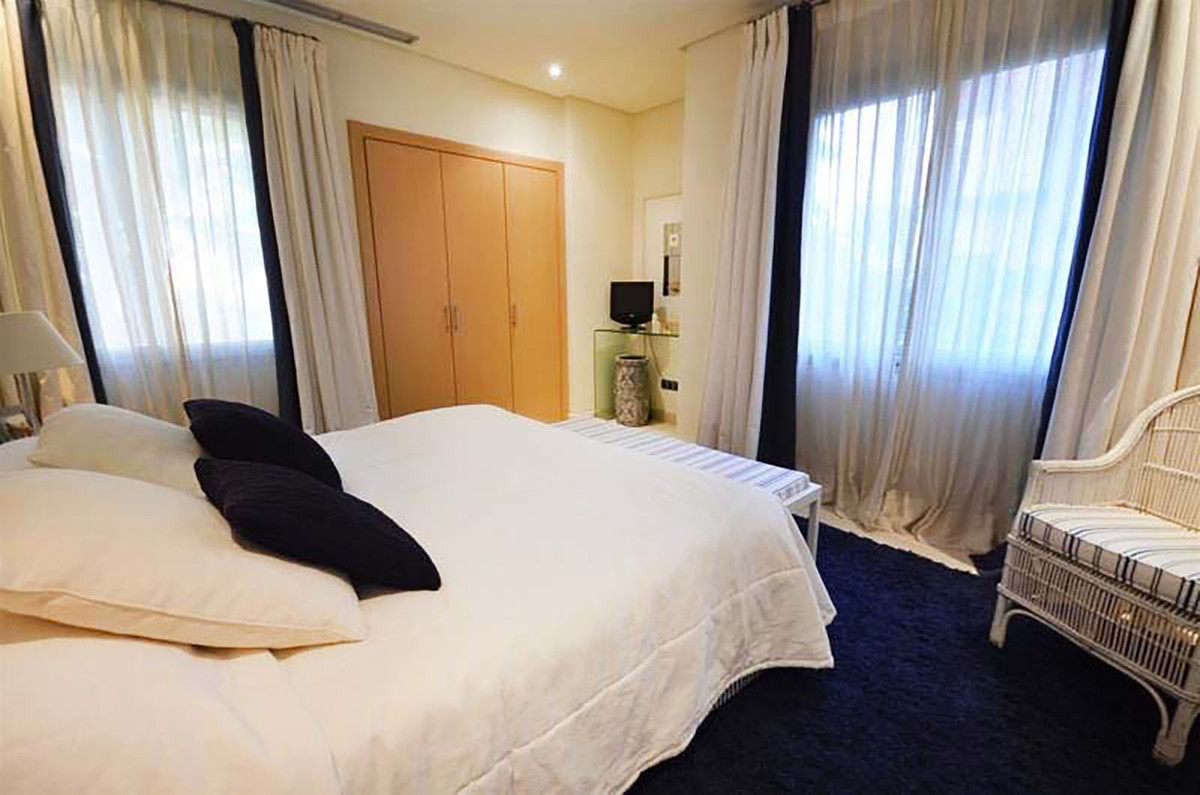 5a20a041fcd043c2c36cad0f8702f905 - 9