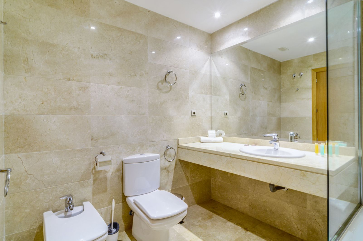 5a65271f83975ca9a1fc784678736c56 - 12