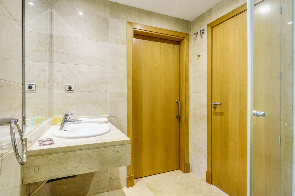 5a65271f83975ca9a1fc784678736c56 - 17