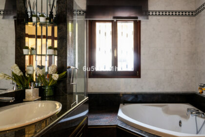 5ca68d38709bb5ae6b0541b457920a87 - 18