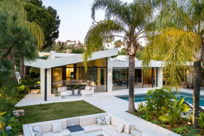 63d9a67e58719ce777b24a98595bead8 - 1