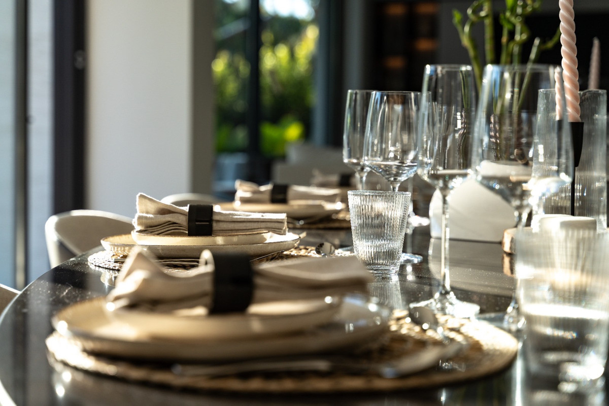 63d9a67e58719ce777b24a98595bead8 - 11