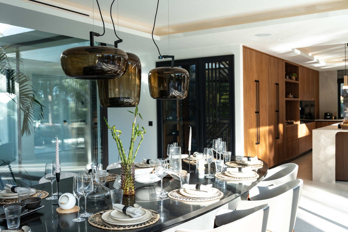 63d9a67e58719ce777b24a98595bead8 - 13