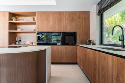 63d9a67e58719ce777b24a98595bead8 - 14