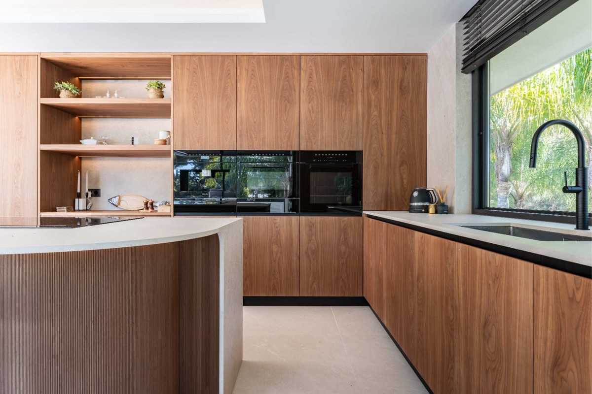 63d9a67e58719ce777b24a98595bead8 - 14