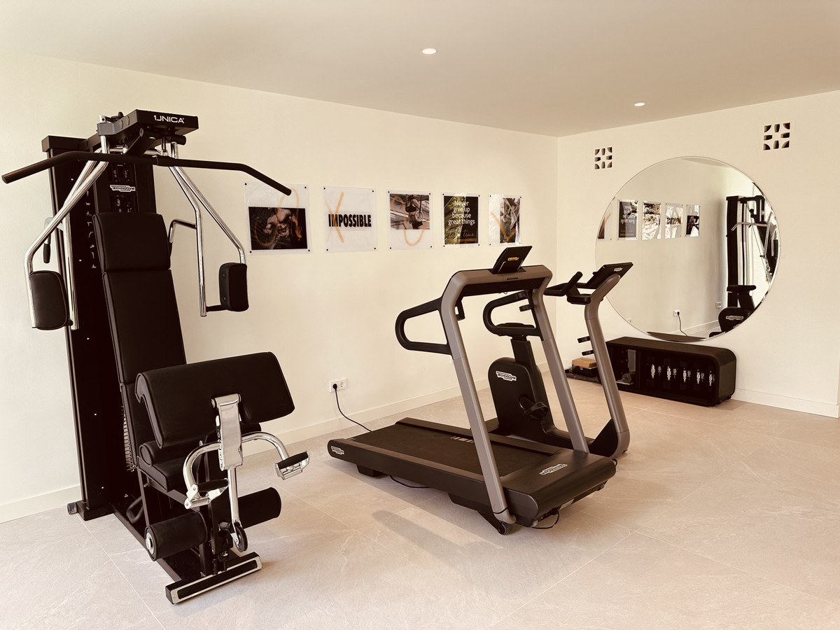 63d9a67e58719ce777b24a98595bead8 - 16