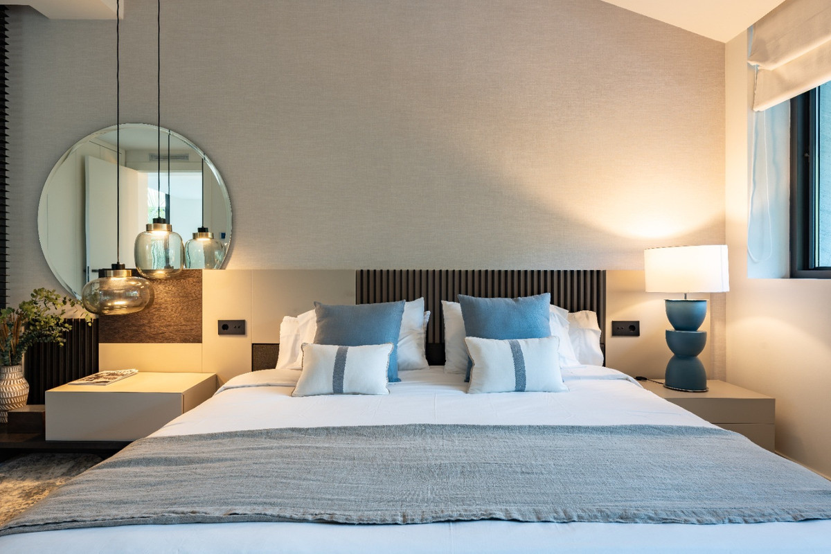 63d9a67e58719ce777b24a98595bead8 - 20